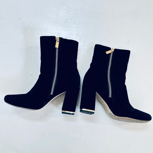 Michael Michael Kors black velvet ursula bootie block heel sz 5.5M - Picture 2 of 11
